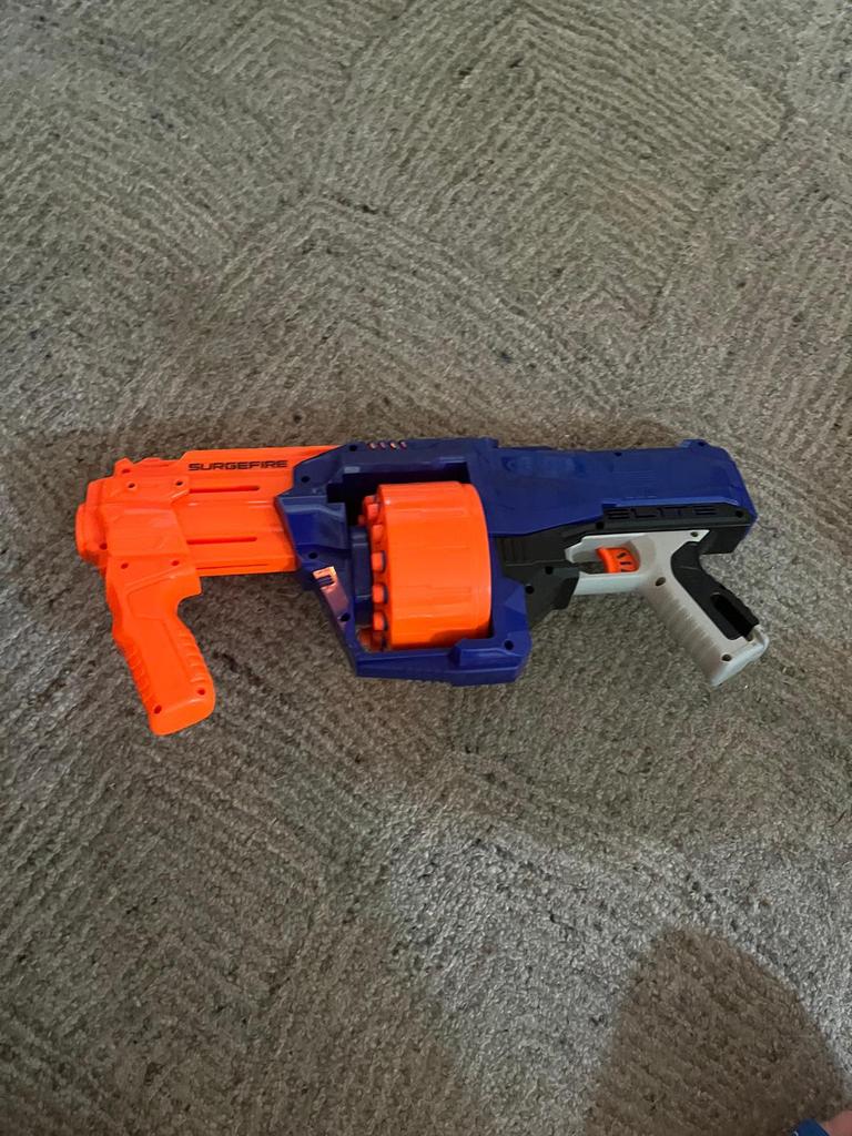 Nerf ultra one motorised blaster en surgefire, Kinderen en Baby's, Speelgoed | Buiten | Actiespeelgoed, Ophalen, Gebruikt