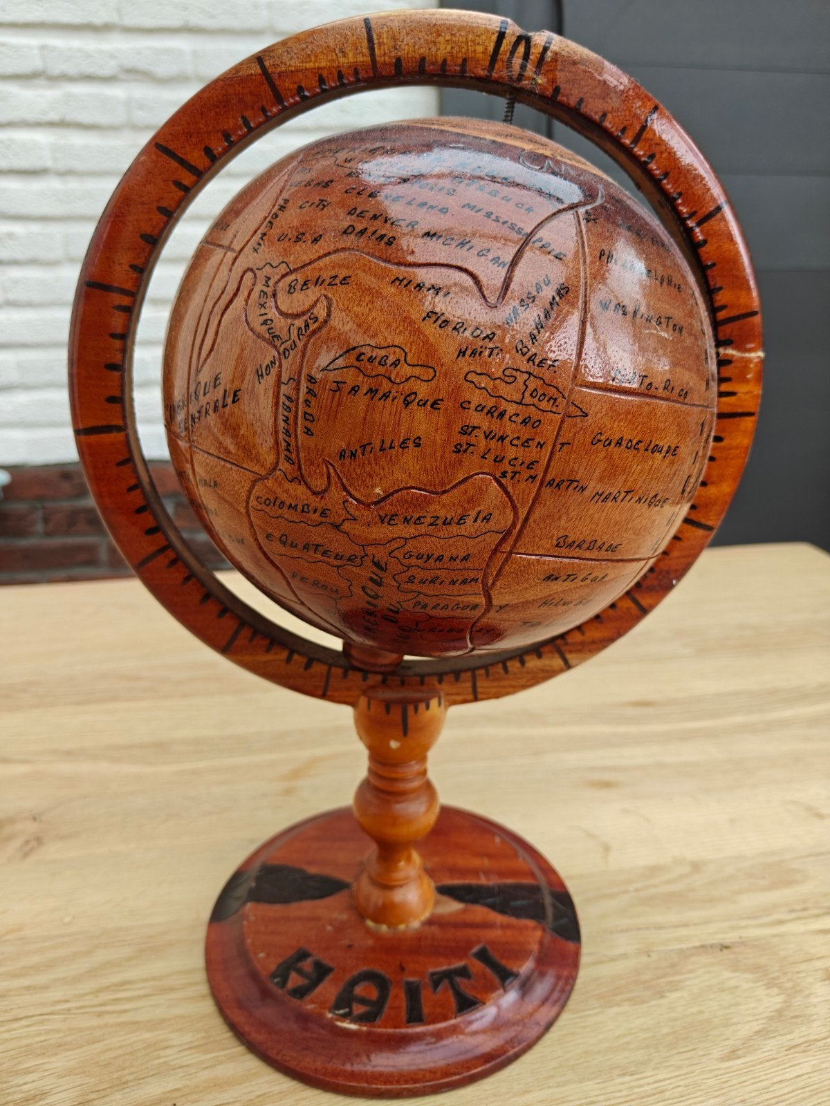 Houten Wereldbol uit Haïti - Handgesneden Decoratieve Globe, Ophalen, Hout, Overige typen