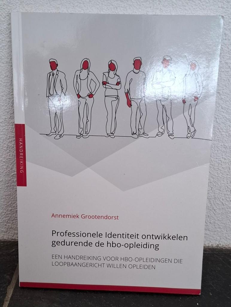 Professionele Identiteit ontwikkelen 9789493012073, Boeken, Ophalen of Verzenden, Beta, Zo goed als nieuw, HBO