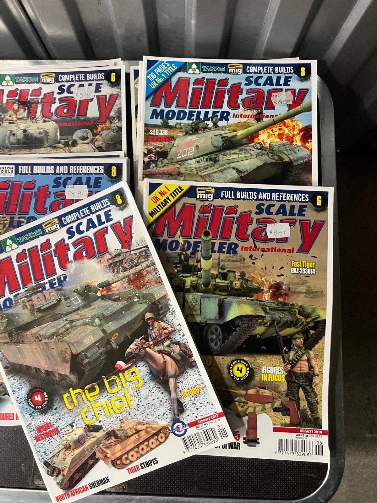 107x Military Scale Modeller International magazines, Ophalen, Zo goed als nieuw