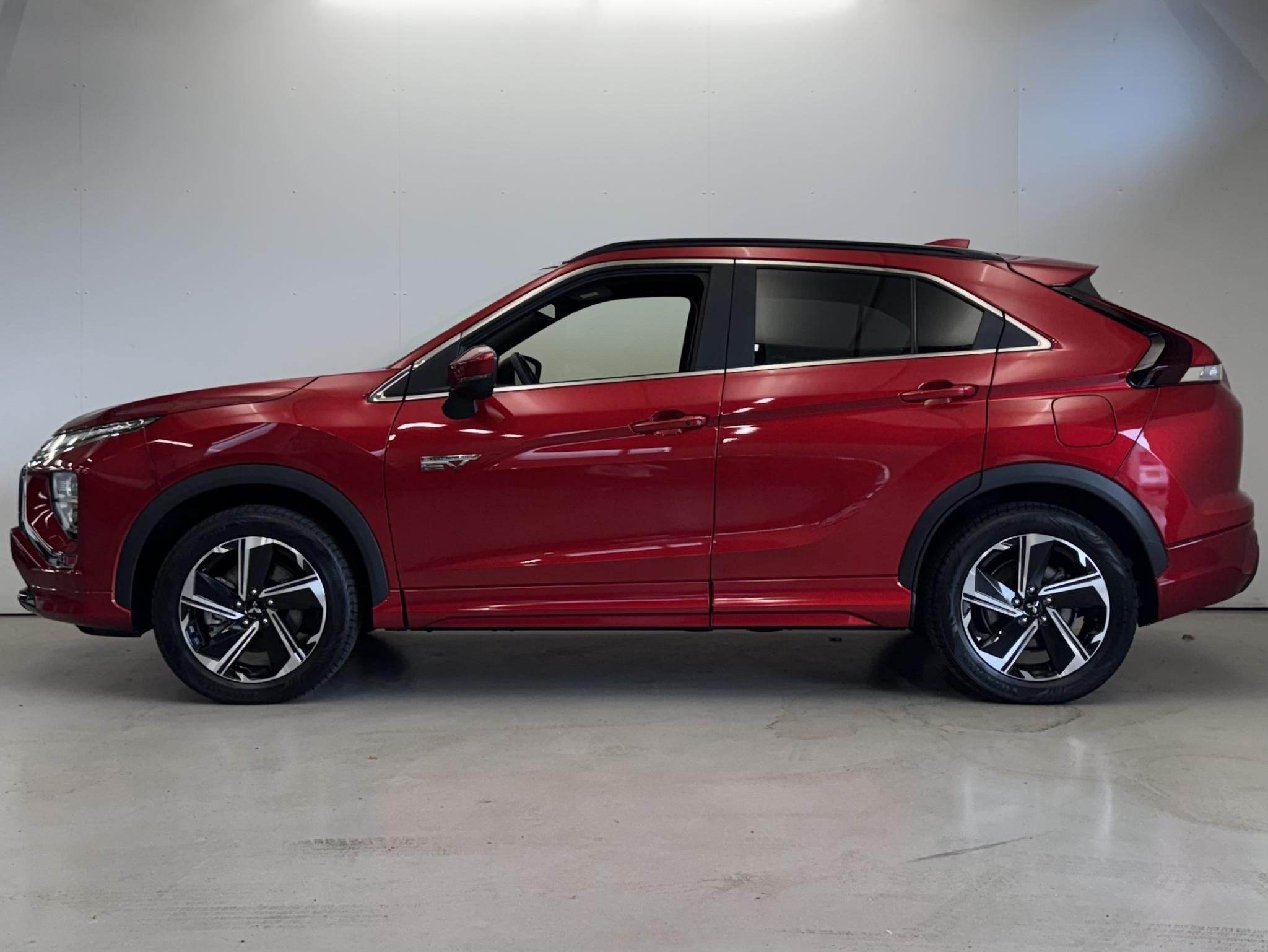 Mitsubishi Eclipse Cross 2.4 PHEV Instyle | Ivoor leder | NL, Auto's, 14 kWh, 4 cilinders, 120 €/maand, Bedrijf