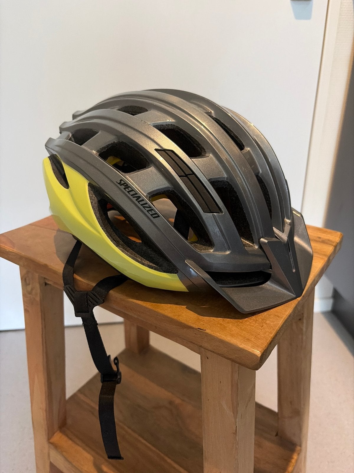 Specialized Propero 3 fietshelm MIPS - grijs/geel (L), Fietsen en Brommers, Fietsaccessoires | Fietshelmen, Ophalen of Verzenden