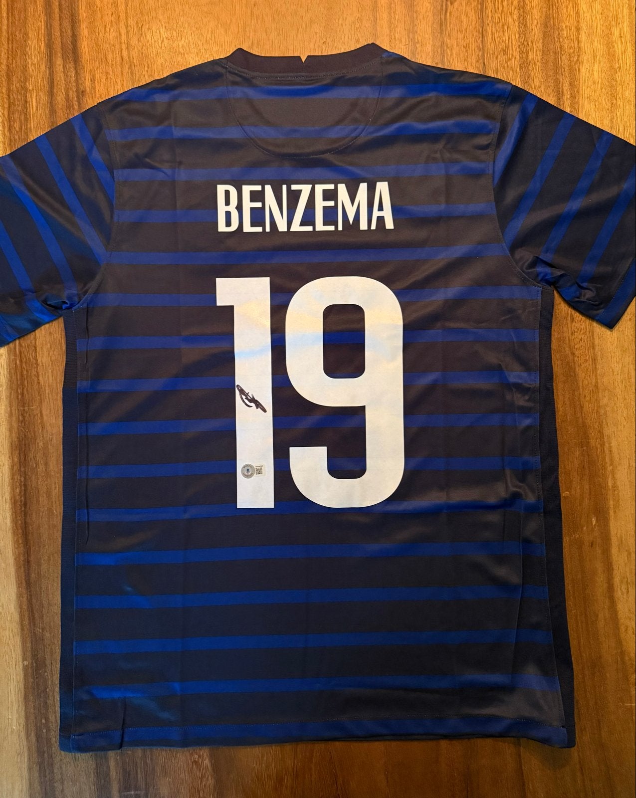 Gesigneerd Frankrijk Benzema Thuisshirt - Met Beckett, Maat M, Ophalen of Verzenden, Nieuw, Shirt