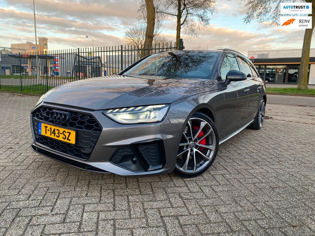 Audi A4 Avant 45 TFSI S- Line quattro edition one Apple CarP, Auto's, Audi, Automaat, 15 km/l, Gebruikt, Euro 6