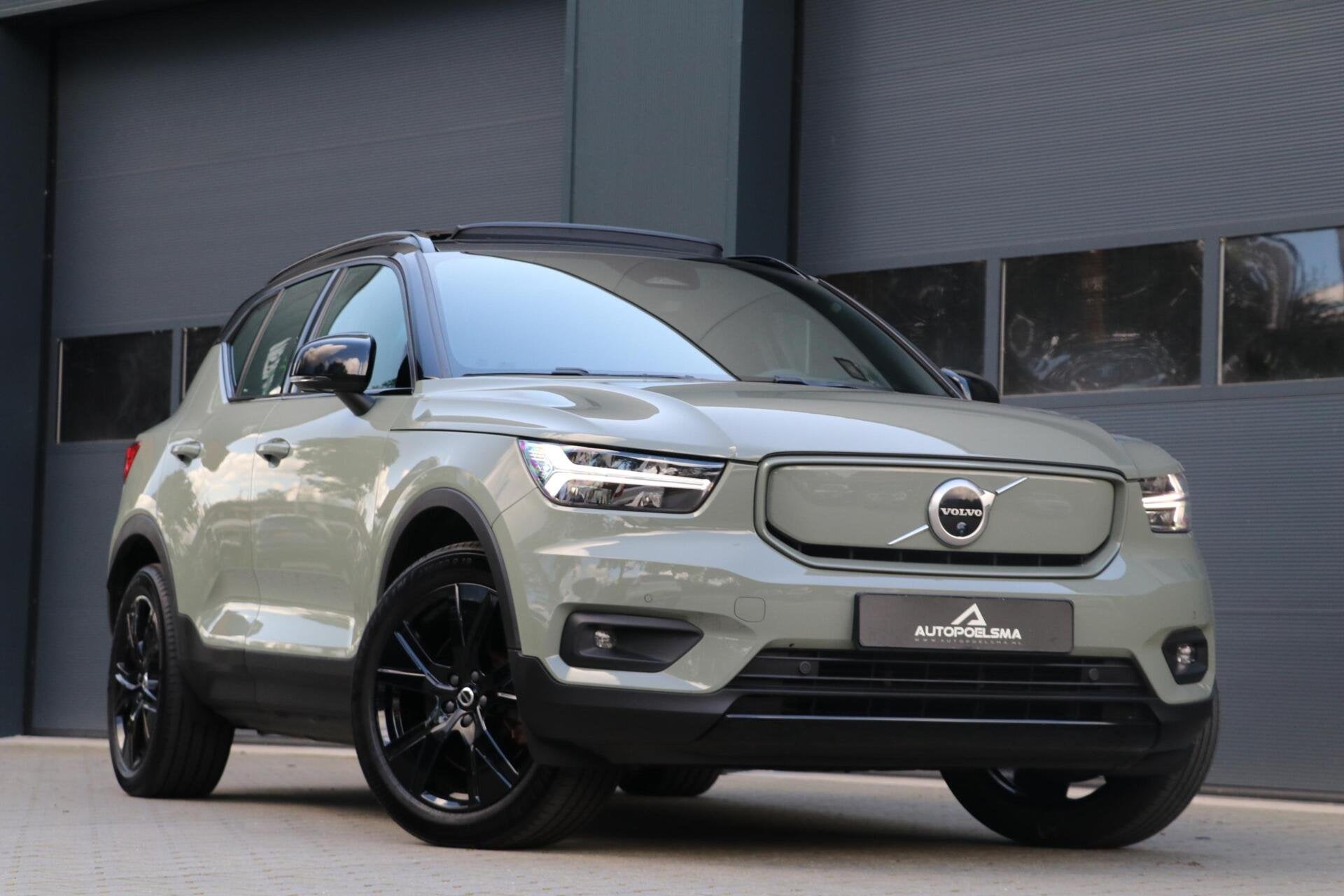 Volvo XC40 Recharge P8 AWD 78kWh 409PK R-Design Panodak Warm, Automaat, Dealer onderhouden, Gebruikt, Zwart