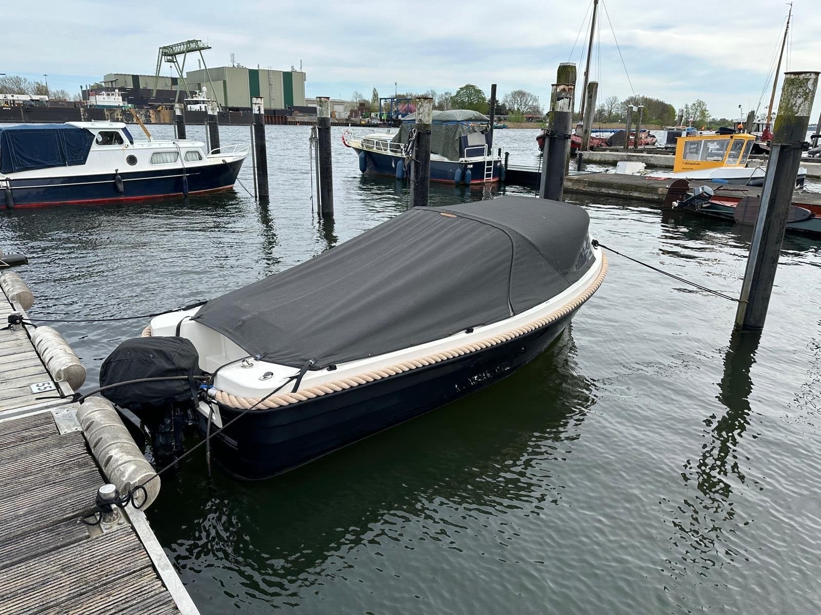 Complete sloep Lifestyle 495 met Suzuki 15pk en veel opties, Watersport en Boten, Overige merken, Gebruikt, 15 pk, Buitenboordmotor