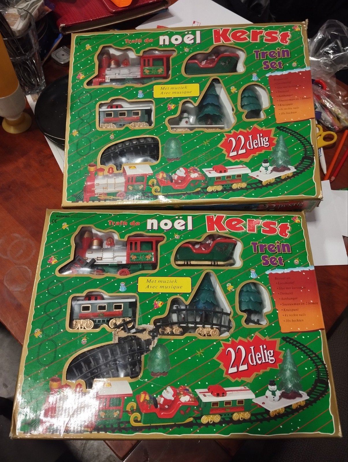 2x Noel Kerst Trein Set met Muziek - 22-delig, Overige merken, Gelijkstroom of Wisselstroom, Ophalen of Verzenden, Analoog
