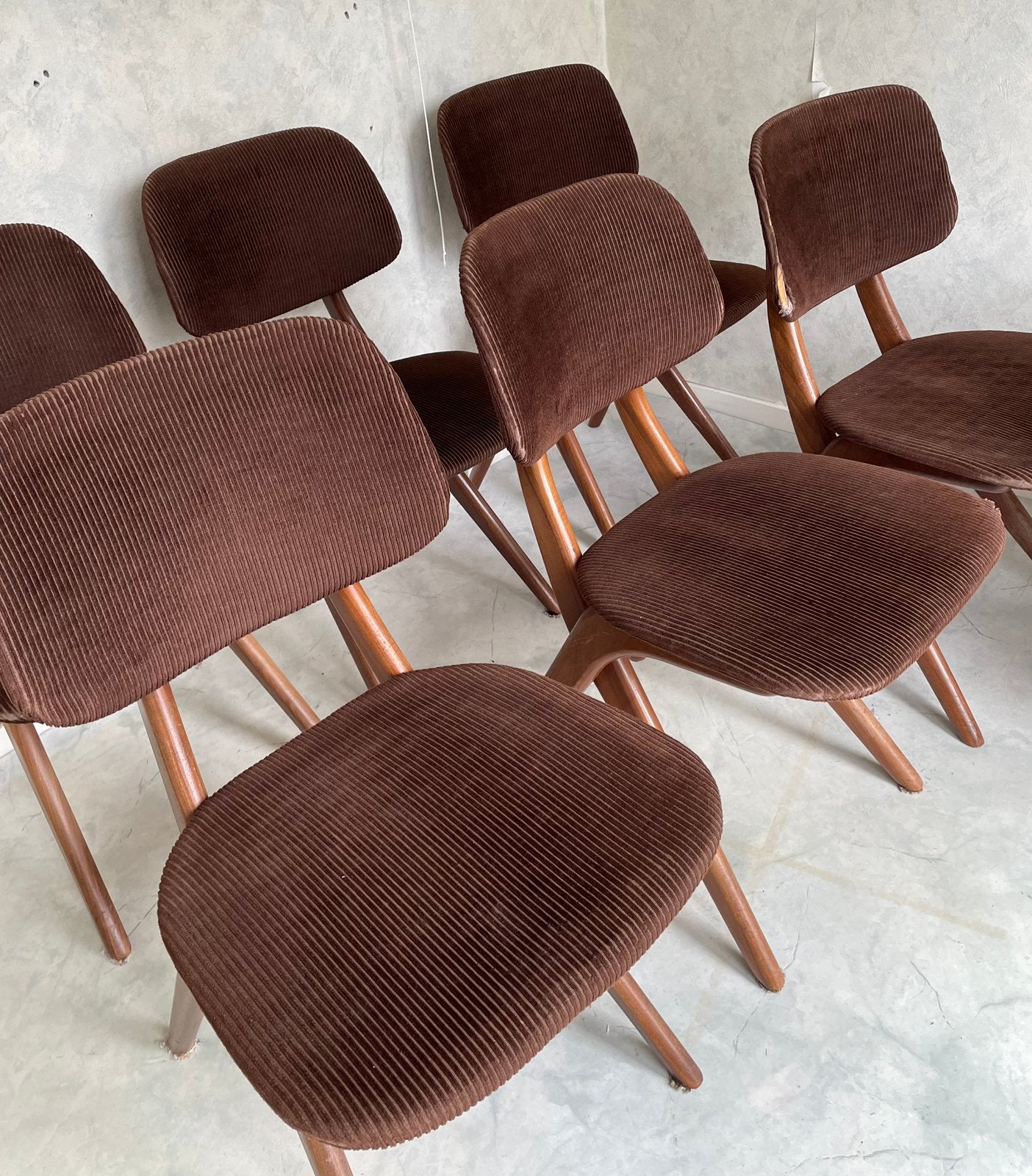 Jaren 60 /70 vintage eetkamerstoelen. 6 stuks.  bruin  rib, Ophalen