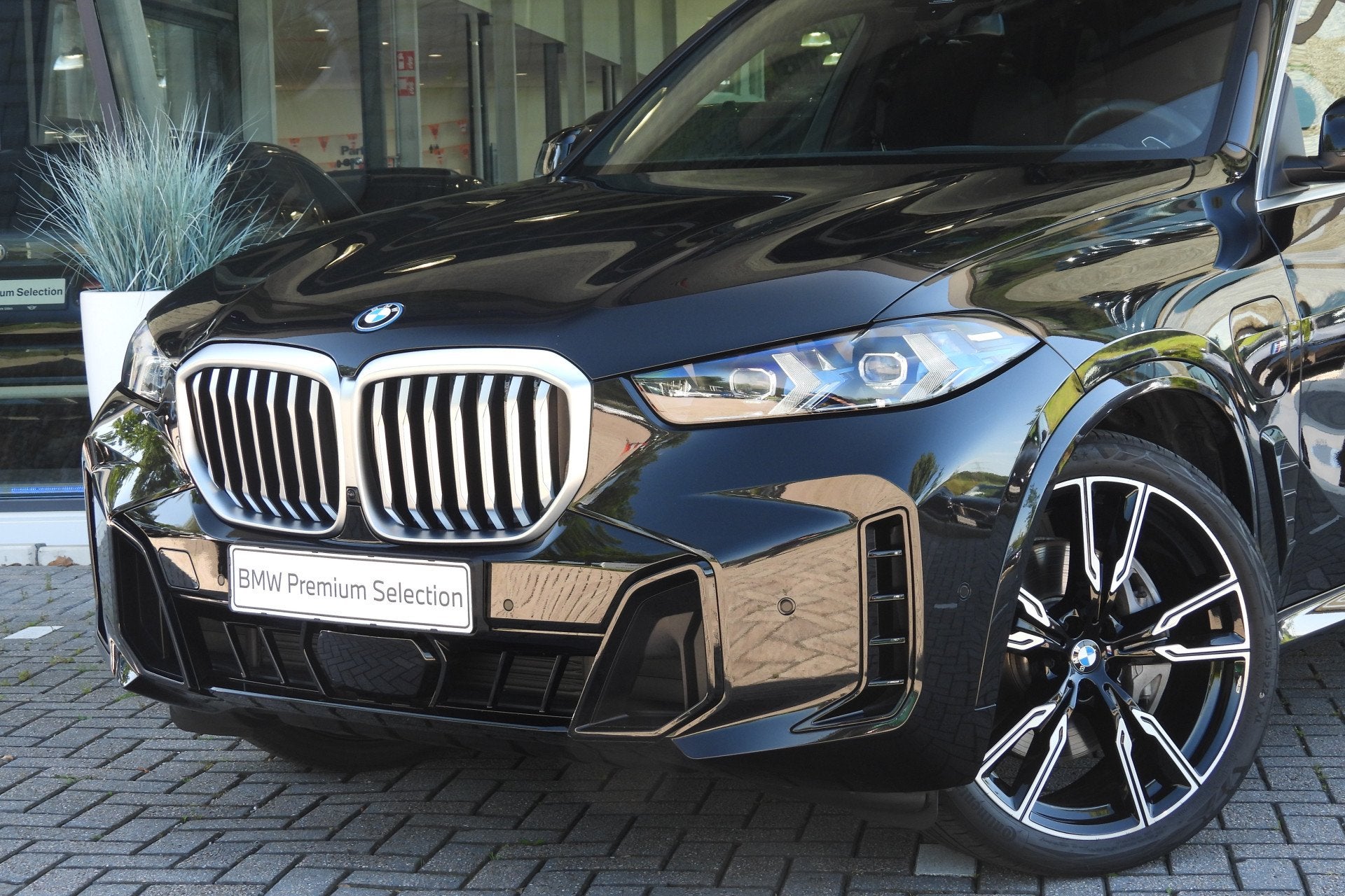 BMW X5 xDrive50e M Sport Automaat / Panoramadak Sky Lounge /, Auto's, BMW, 2395 kg, Met garantie (alle), Zwart, Bedrijf