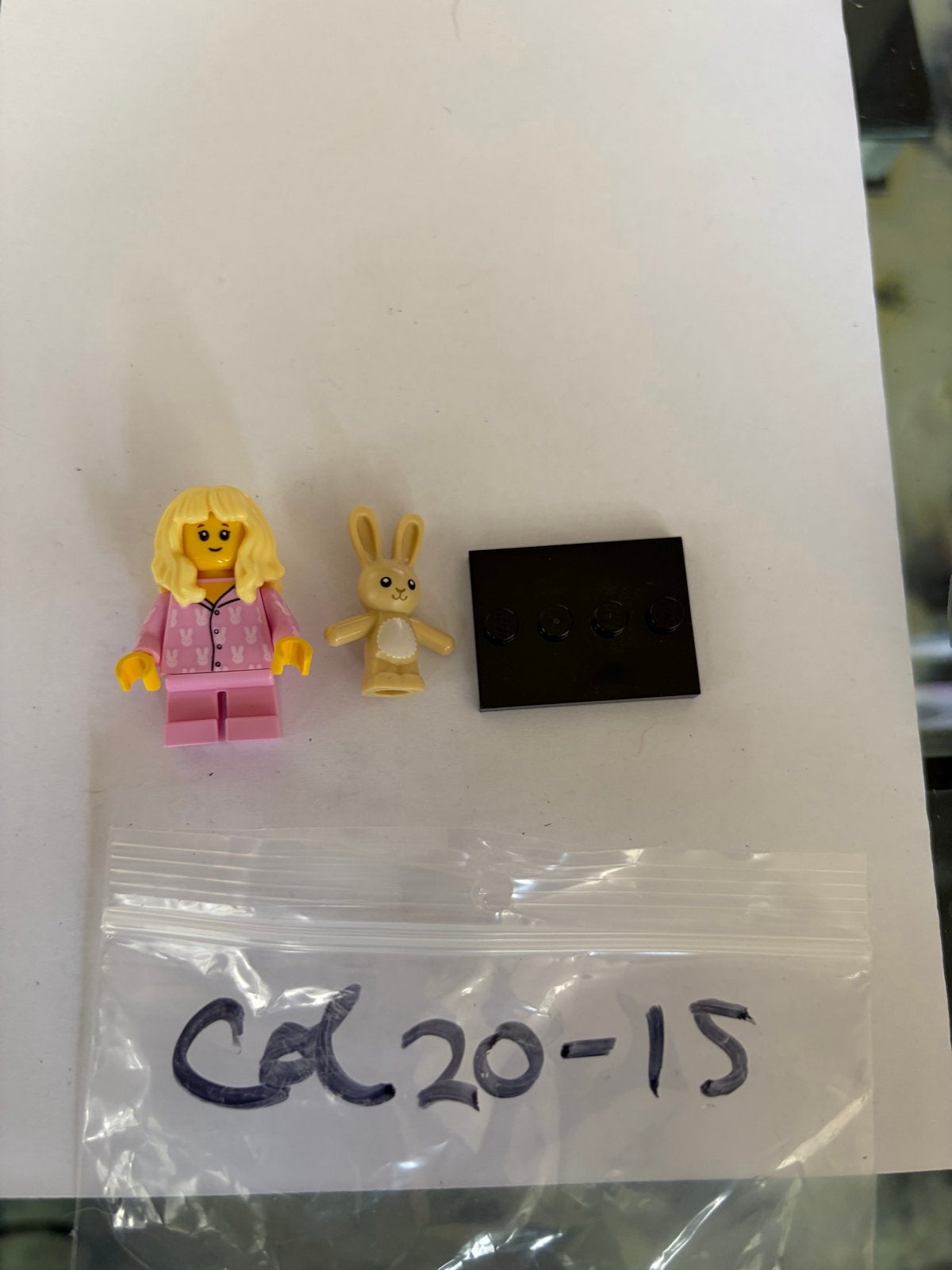 Lego Minifiguur Col20-15 Pyjama Meisje met Konijn, Lego, Ophalen of Verzenden, Zo goed als nieuw, Minifiguren serie