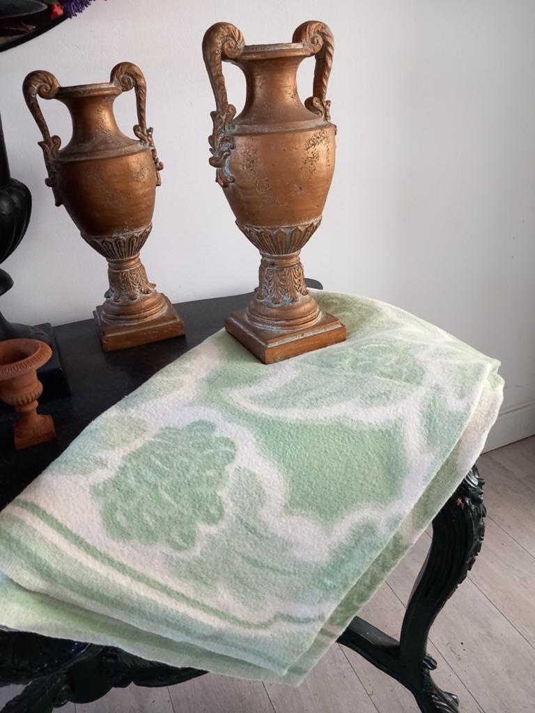 Vintage groen-creme.    100% wollen deken, Gebruikt, 100 tot 150 cm, Vintage, Retro, Bloemmotief, Ophalen of Verzenden