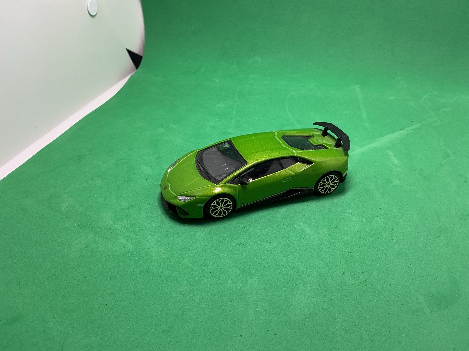 Burago Lamborghini Huracán Performante 1/43 Groen, Ophalen of Verzenden, Zo goed als nieuw, Auto, Overige merken