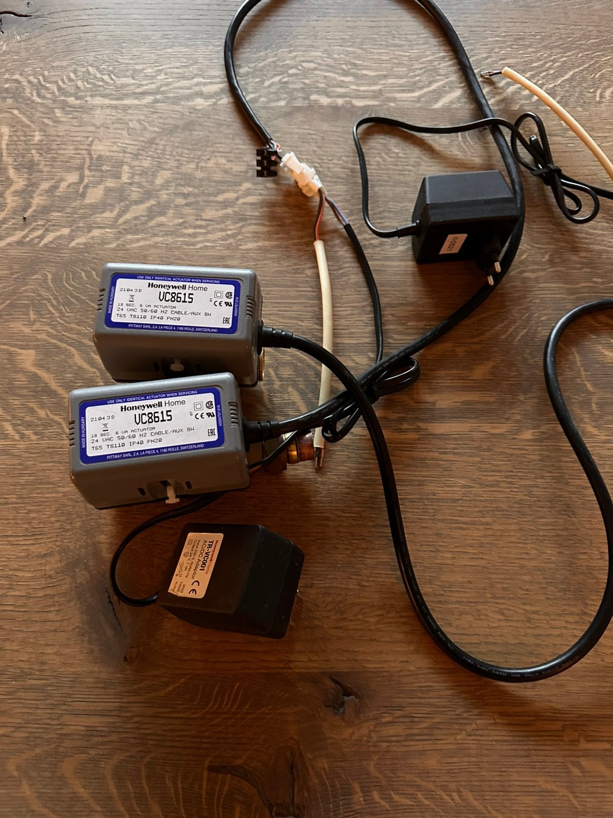 2 x Honeywell VC8615 tweewegklep, Thermostaat, Gebruikt, Minder dan 30 cm, Minder dan 60 cm