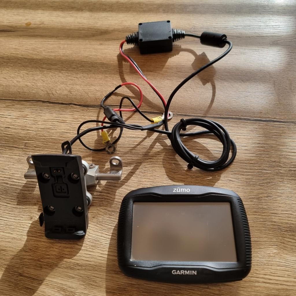 Garmin Zumo 350LM navigatie met houder en bedrading, Motoren, Accessoires | Navigatiesystemen, Ophalen, Zo goed als nieuw