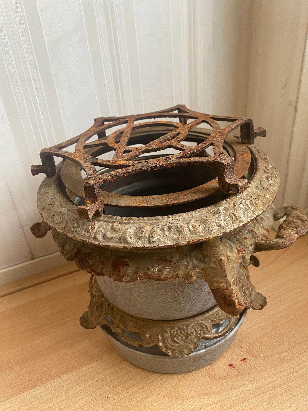 Vintage cast iron kerosine stove, Ophalen of Verzenden