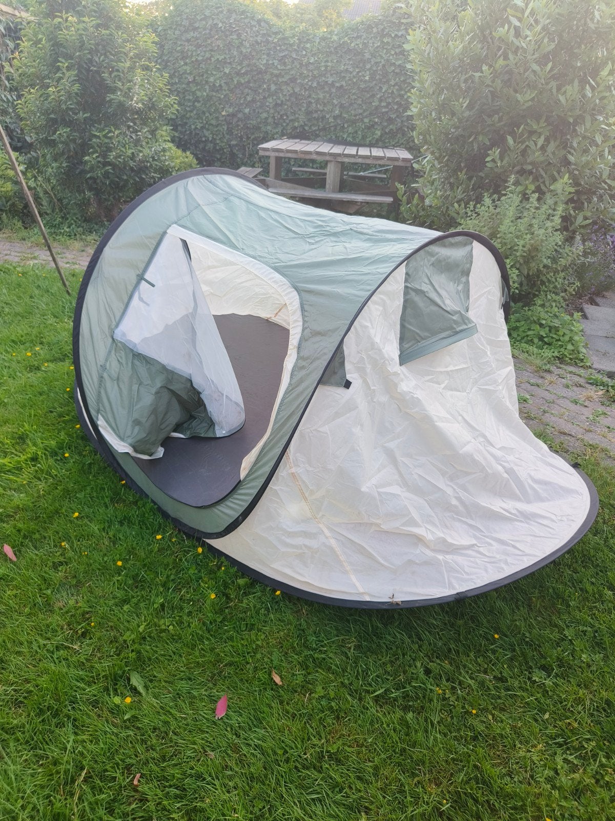 Plop up tent twee persoons, Ophalen, Gebruikt, Tot en met 2