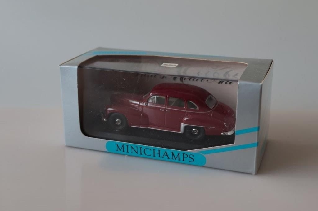 Minichamps Opel Kapitan 1951-1953 rood, Ophalen of Verzenden, Zo goed als nieuw, Auto, MiniChamps