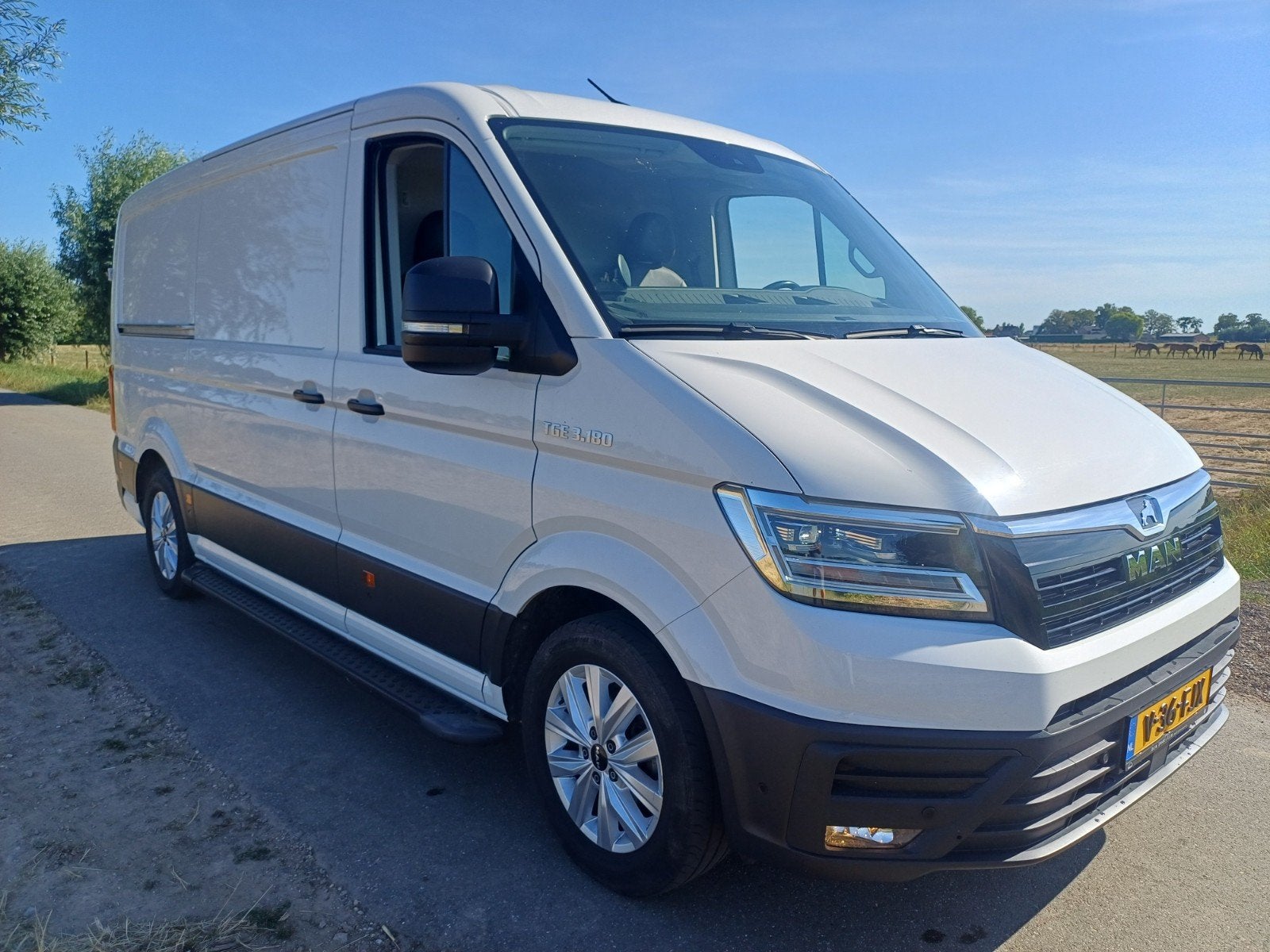 Nette MAN TGE 3.180 aut 2024 luxe!!, 4 cilinders, Adaptive Cruise Control, Wit, Leder