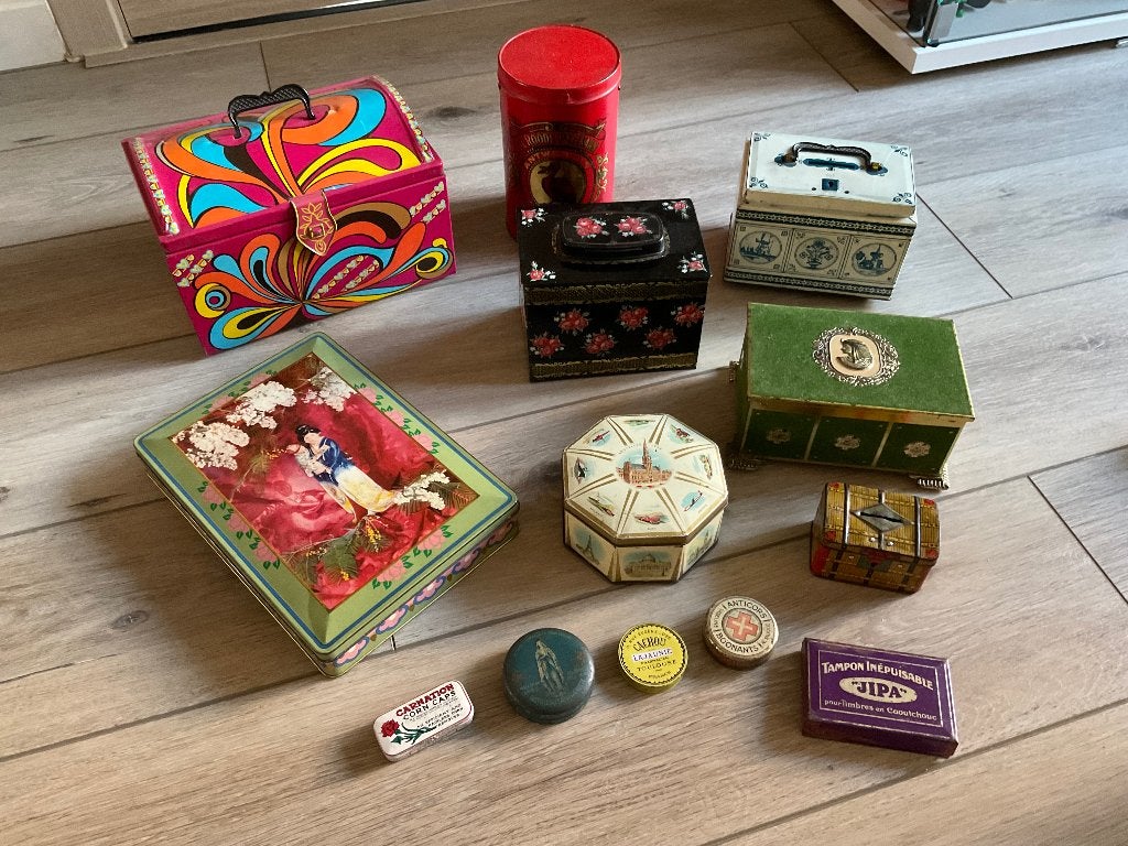 Lot oude blikken dozen , spaarpotten , blikken koffer, Ophalen of Verzenden, Gebruikt, Overige