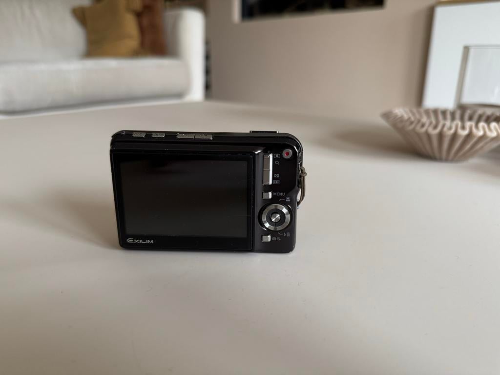 Casio Exilim EX-S880 – Retro Digicam – Ultra Dun, Gebruikt, Compact, 8 Megapixel, Ophalen of Verzenden