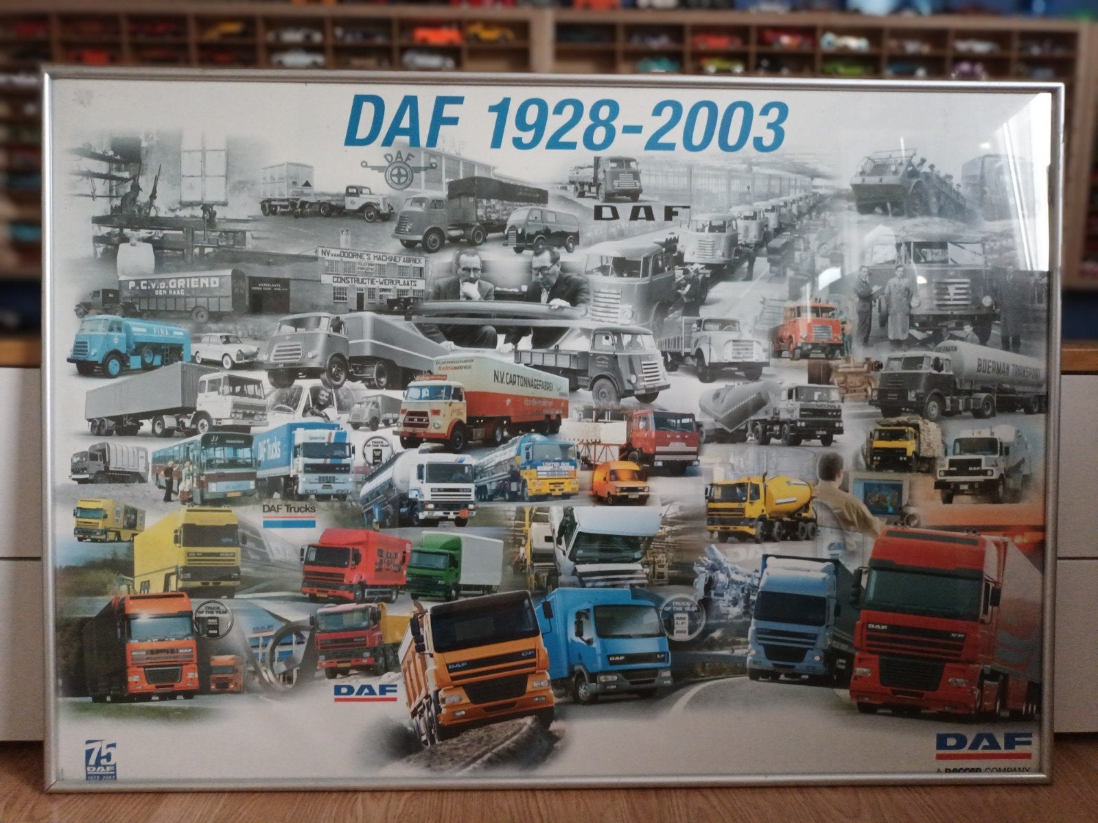 DAF 75 Jaar Vrachtwagenproductie Historische Poster, Ophalen of Verzenden, Auto's