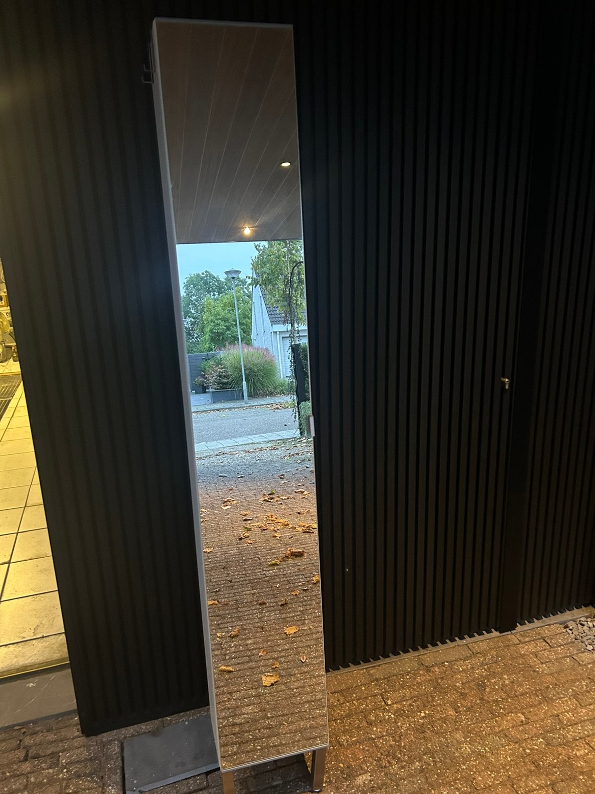 Smal kastje met spiegel en planken, Huis en Inrichting, Ophalen, Zo goed als nieuw