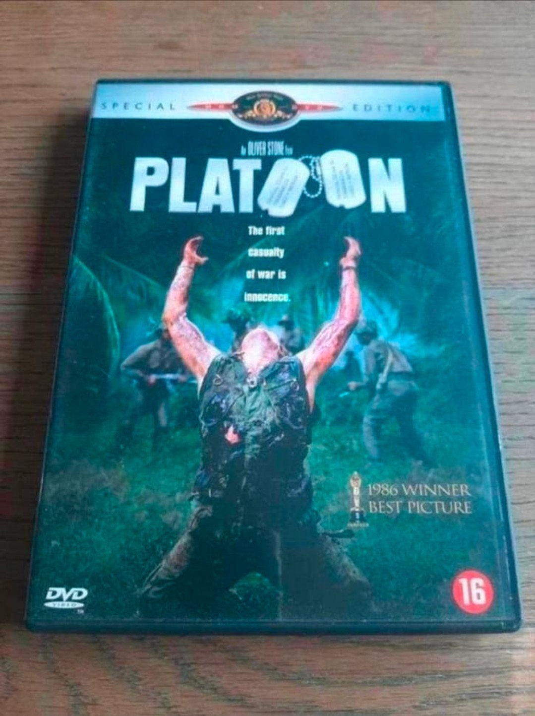 Platoon special edition dvd. Charlie Sheen., Vanaf 12 jaar, Ophalen of Verzenden, Zo goed als nieuw, Oorlog