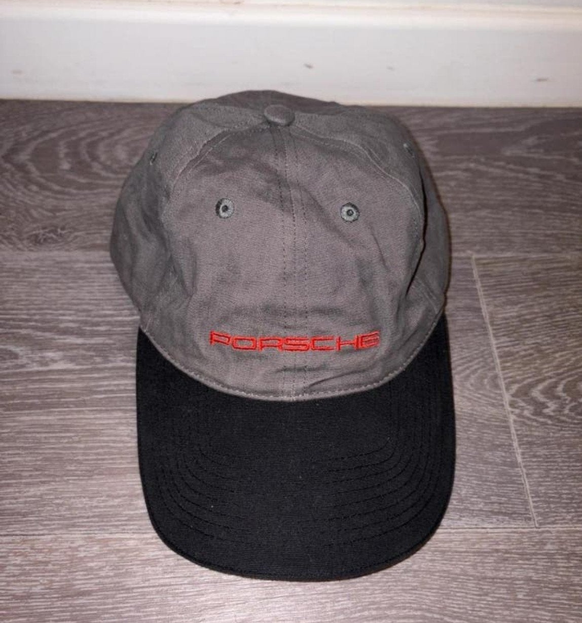 Origineel porsche pet / porsche cap 

Zie ook mijn ander a, Kleding | Heren, Hoeden en Petten, Porsche, One size fits all, Ophalen of Verzenden