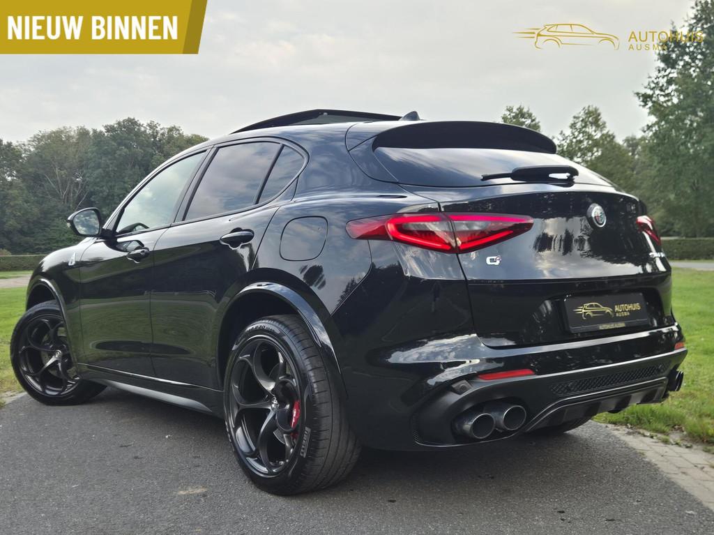 Alfa Romeo Stelvio 2.9 V6 AWD Quadrifoglio 511PK/Pano/Harman, Automaat, Gebruikt, Met garantie (alle), Zwart