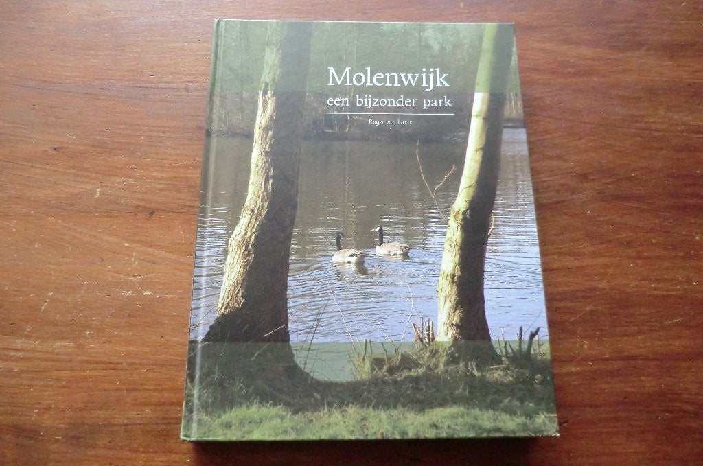 boek- Molenwijk een bijzonder park, Roger van Laere / Boxtel, Ophalen of Verzenden, 20e eeuw of later, Gelezen