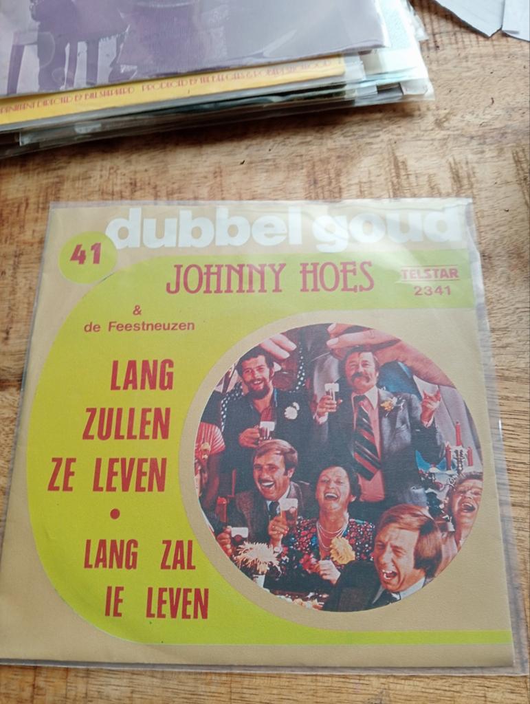 Johnny Hoes - lang zullen ze leven, Cd's en Dvd's, Vinyl | Nederlandstalig, Ophalen of Verzenden, Zo goed als nieuw, Overige formaten