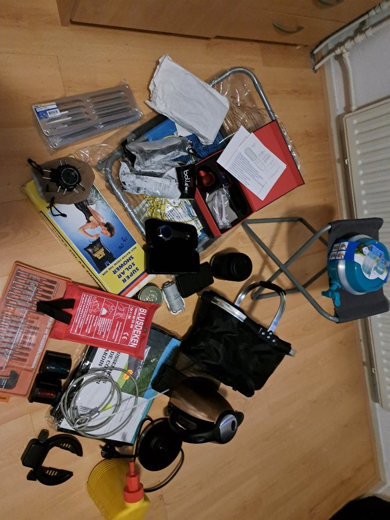 Rommelmarkt spullen, Ophalen, Zo goed als nieuw