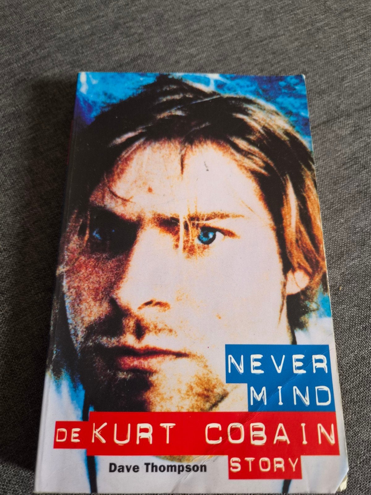 Nederlands boek kurt cobain door dave thompson, Ophalen