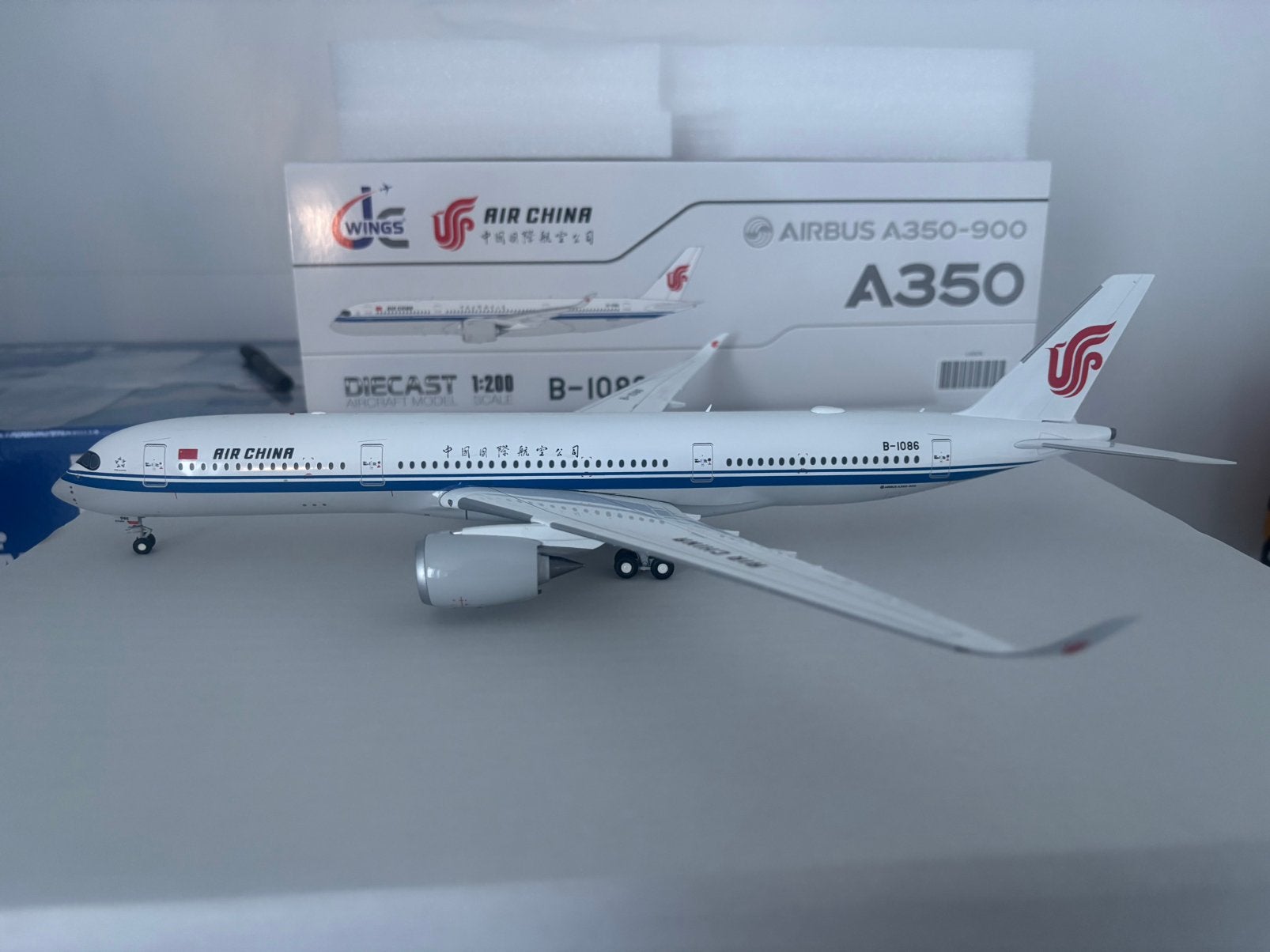 JC Wings Air China Airbus A350 1/200, Ophalen of Verzenden, Zo goed als nieuw, Schaalmodel