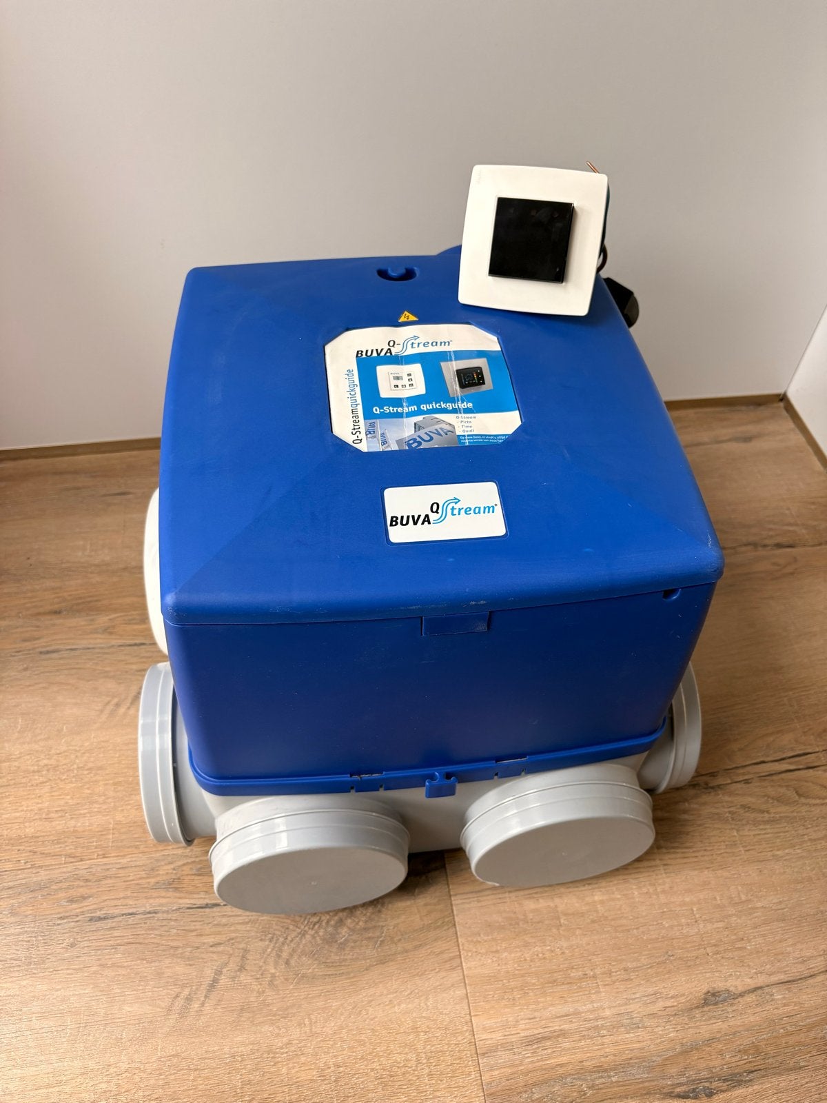 Buva Q-Stream ventilatie met kleurenscherm bediening, Doe-het-zelf en Verbouw, Ophalen of Verzenden, Gebruikt, Ventilator