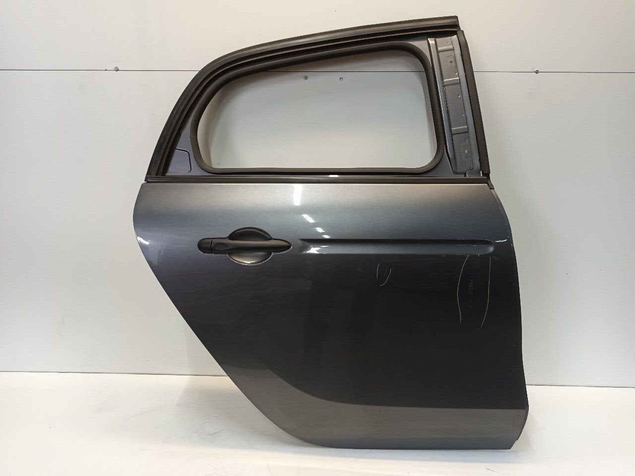 Portier rechts achter Smart Forfour, Auto-onderdelen, Onderdelen@venauto.nl, Van der Ven Autorecycling B.V., Gebruikt, Ettenseweg 76, 4706 PB Roosendaal, The Netherlands