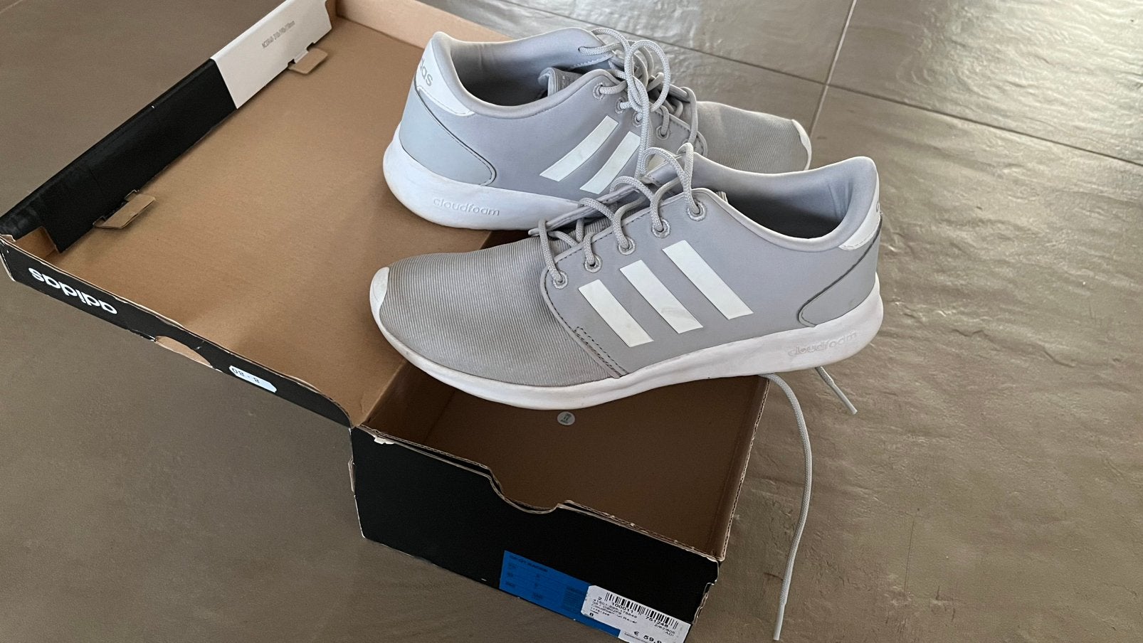 Adidas cloudfoam dames sneakers schoenen 42 lichtgrijs, Ophalen of Verzenden, Zo goed als nieuw, Sneakers of Gympen