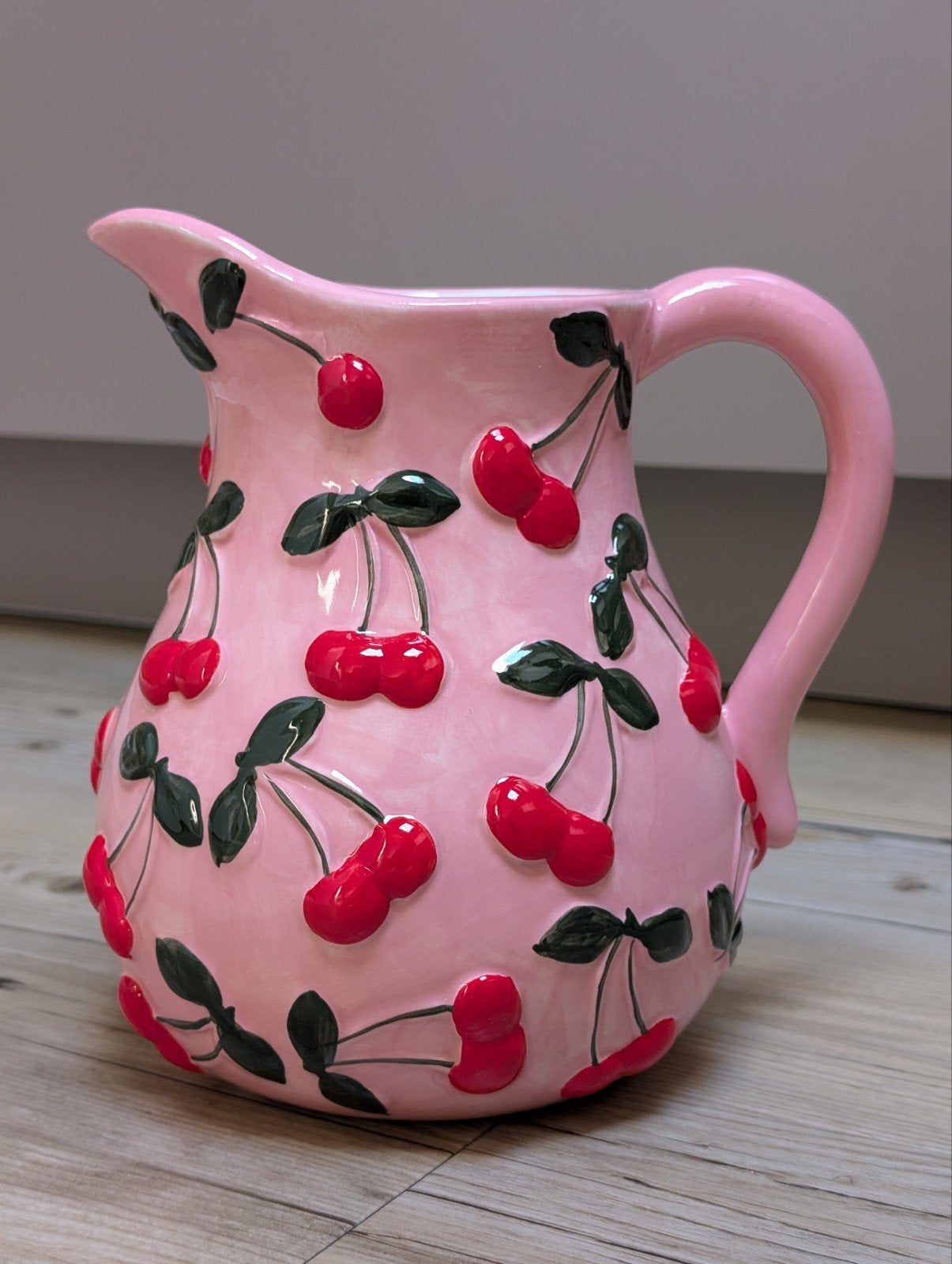 NIEUW: vaas / waterkan (roze, kersen, Kwantum), Huis en Inrichting, Ophalen, Nieuw, Roze, 20 cm