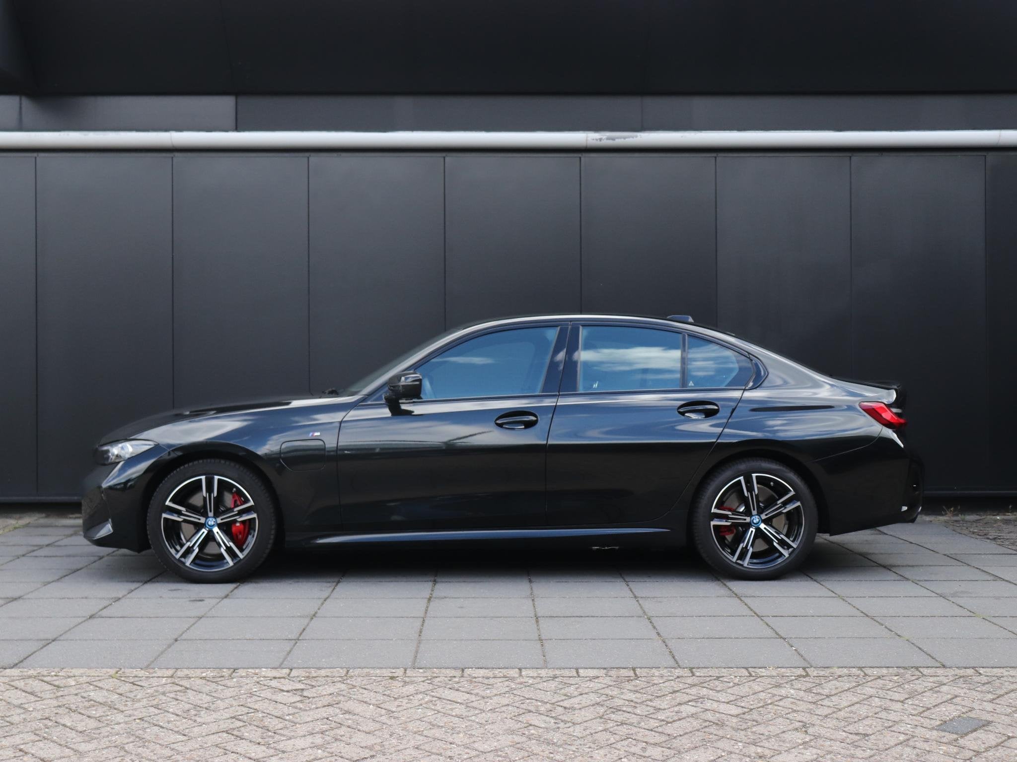 BMW 3-serie 320e | M SPORT | PDC | CRUISE | APPLE CARPLAY |, Auto's, 1998 cc, Achterwielaandrijving, Gebruikt, 4 cilinders