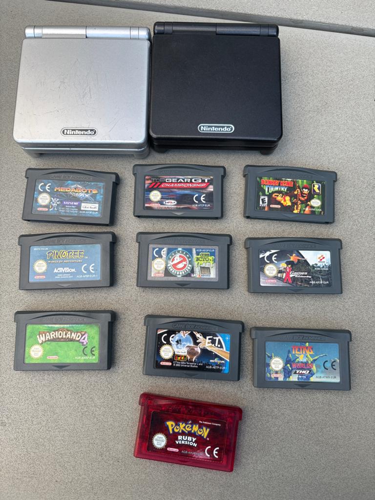 2x Gameboy Advance SP oa pokemon spellen, oplader en kabel, Ophalen, Gebruikt, Overige genres, 1 speler