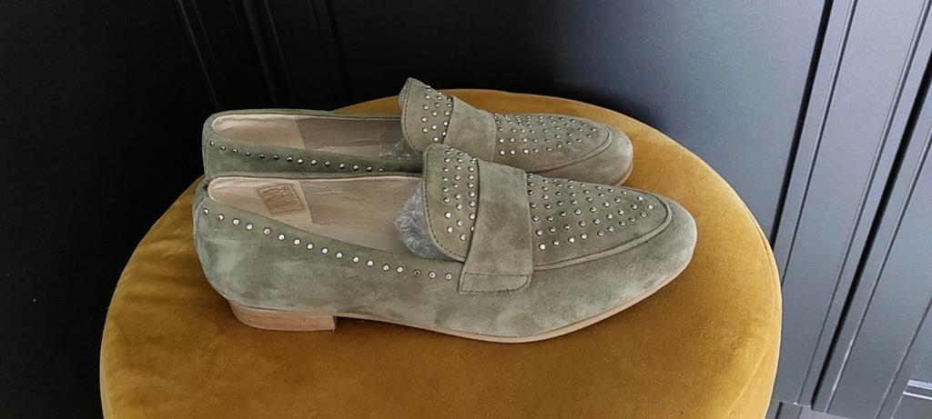Loafers van DNA. Mintgroen suède. Maat 37., Kleding | Dames, DNA, Instappers, Ophalen of Verzenden, Zo goed als nieuw