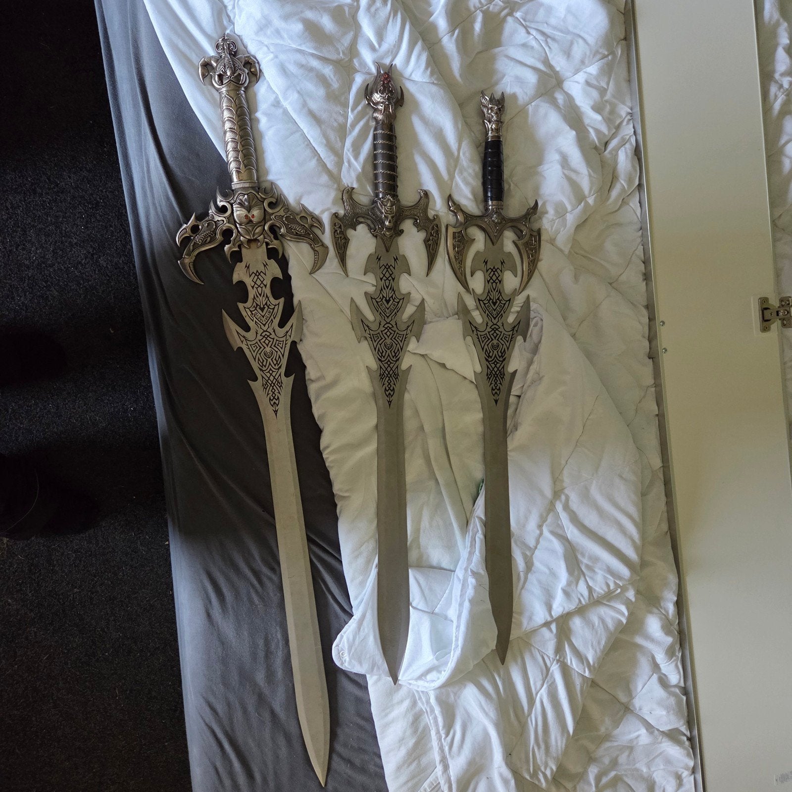 Set van 3 decoratieve fantasie zwaarden, Ophalen
