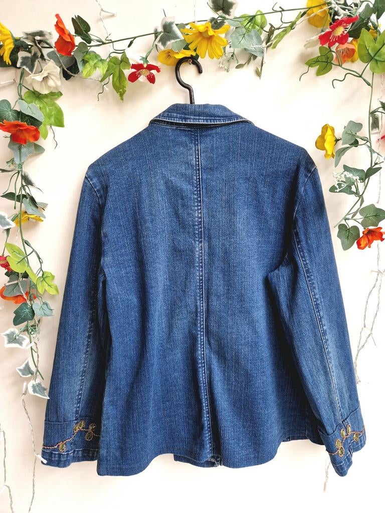 Prachtige blauwe vintage denim jas met borduursels, Ophalen of Verzenden, Zo goed als nieuw, Maat 38/40 (M), Blauw