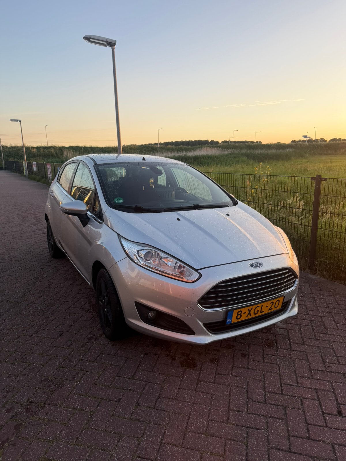 Ford Fiësta 1.0 59KW/80PK 5D 2013 Grijs MOET WEG!, Auto's, Voorwielaandrijving, 40 €/maand, 525 kg, Bedrijf