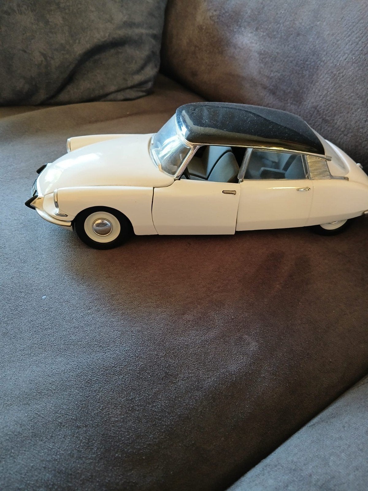 Citroën DS modelauto - Wit met zwart dak, Ophalen, Zo goed als nieuw, Auto