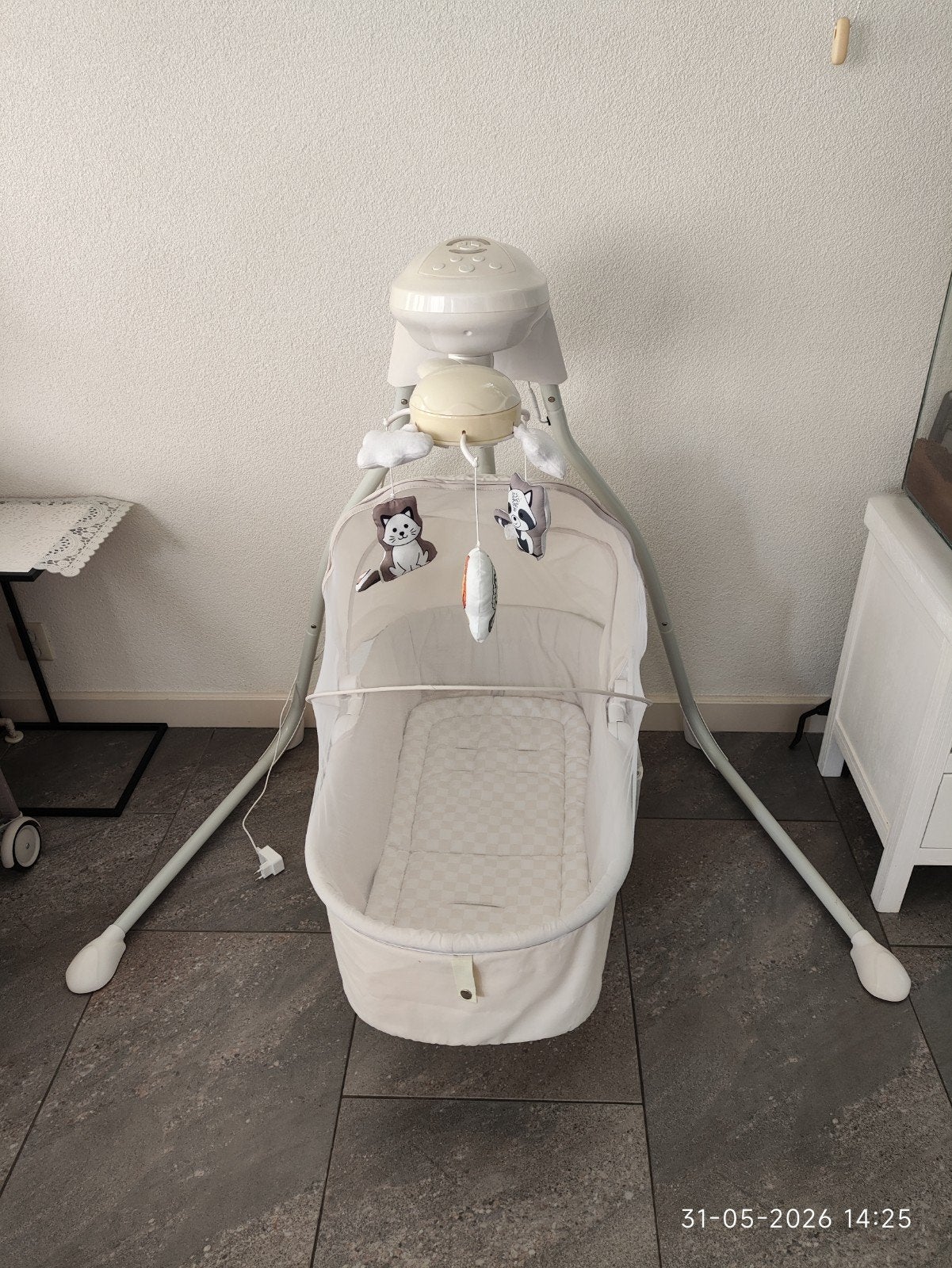 Baby wieg/schommelstoel met muziek en trilfunctie, Kinderen en Baby's, Babywiegjes en Ledikanten, Ophalen, Gebruikt, Wieg