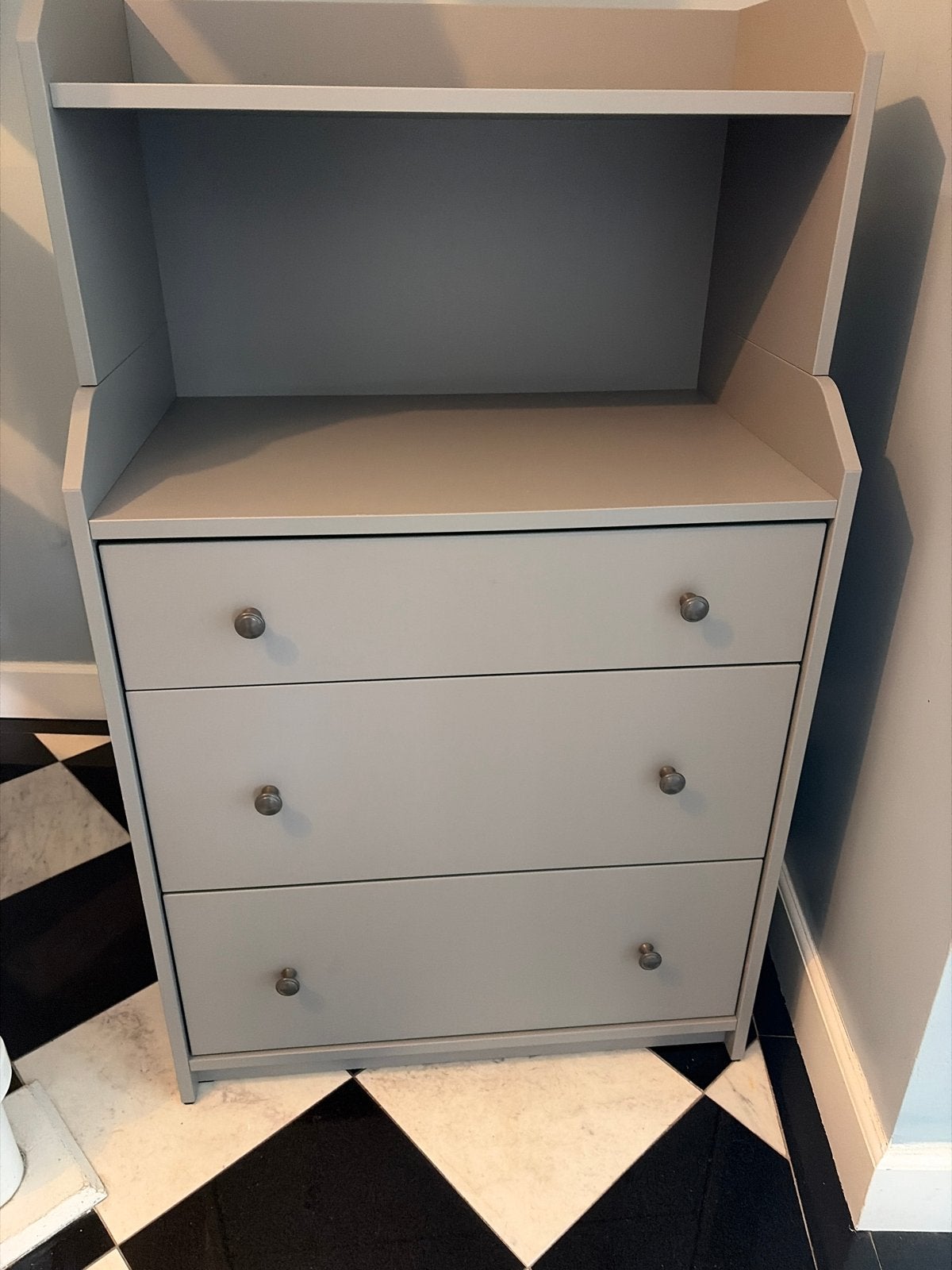 IKEA HAUGA ladekast - grijs - 3 laden, Huis en Inrichting, Kasten | Ladekasten, Ophalen, 100 tot 150 cm, 50 tot 100 cm, Zo goed als nieuw