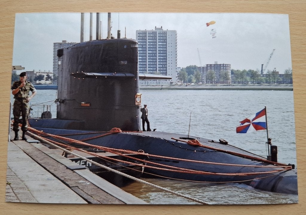 Foto marine: onderzeeboot Hr Ms Tijgerhaai in Rotterdam 1995, Verzenden, Marine, Nederland, Foto of Poster