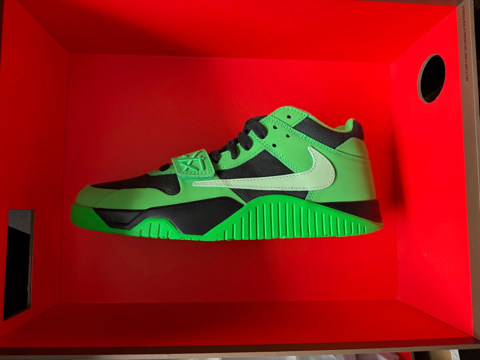 Nike Jordan CJ1 T-REXX Travis Scott retailprijs, Ophalen of Verzenden, Nieuw, Overige kleuren, Sneakers of Gympen
