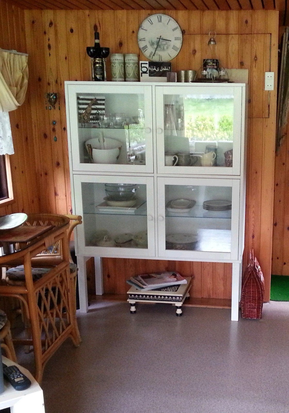 Witte vitrinekast, Glas, 100 tot 150 cm, Zo goed als nieuw, Modern